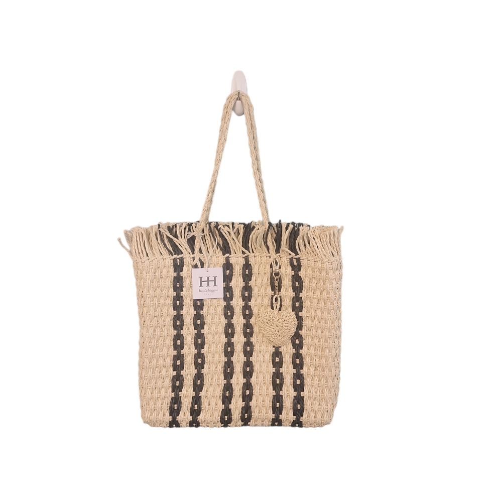 Haute Hippe NWT Raffia Straw Weave Keychain Heart Boho Tote Bag